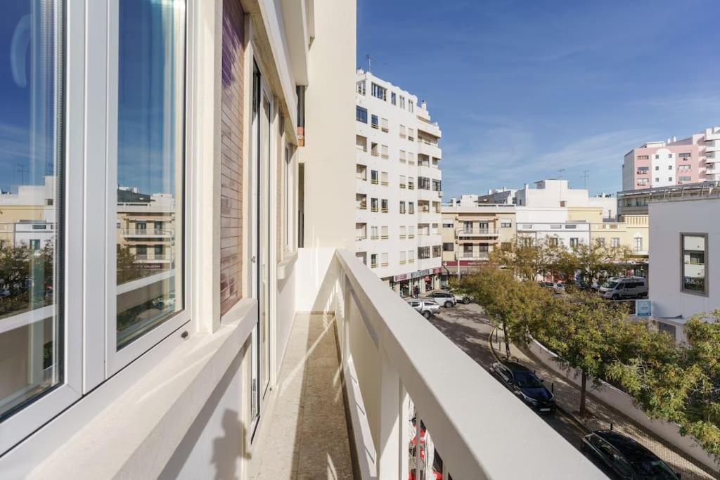 Modern & Bright - Faro Mercado Apt 22 Extérieur photo